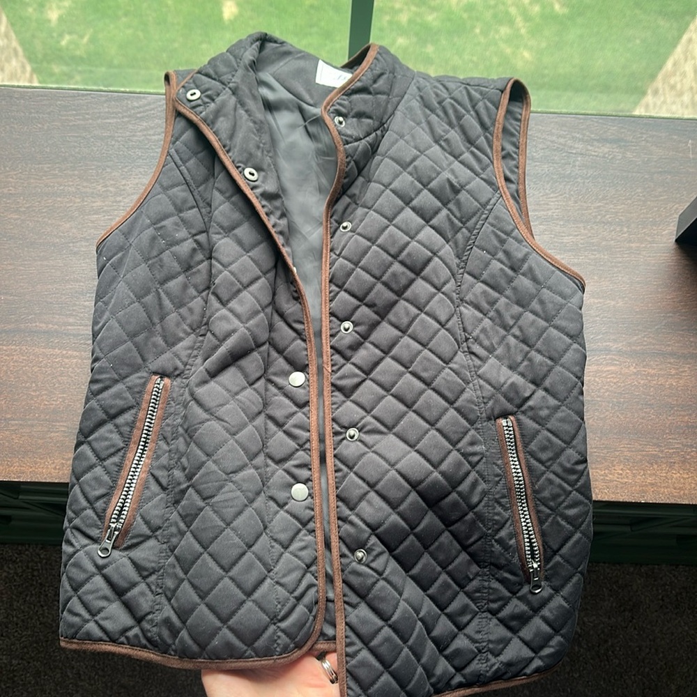 Bass brown trim vest